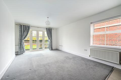 2 bedroom apartment to rent, Kenley Place, Queensgate, GU14