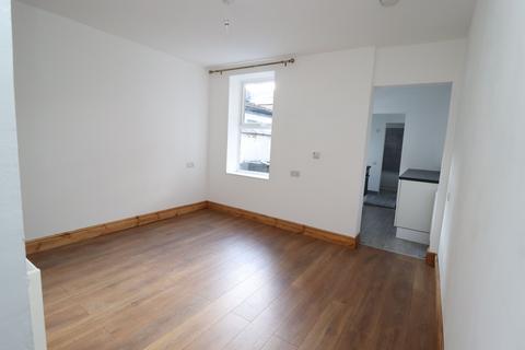 3 bedroom terraced house to rent, Villars Street, Warrington