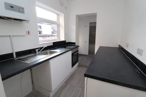 3 bedroom terraced house to rent, Villars Street, Warrington