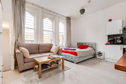 Studio to rent, London Road, Kingston Upon Thames KT2