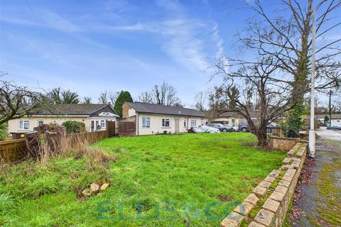 4 bedroom bungalow for sale, Birch Close, Hildenborough, Tonbridge, Kent, TN11