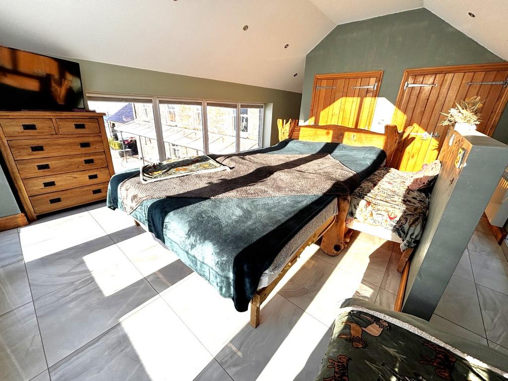 Master Bedroom En Suite