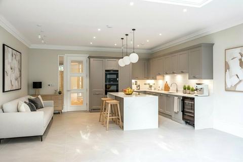 4 bedroom terraced house for sale, Oak Mount Place, Weybridge KT13
