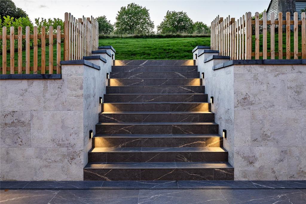 House. Partnership