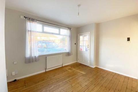 3 bedroom terraced house to rent, Lucas Avenue, York