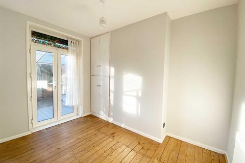 3 bedroom terraced house to rent, Lucas Avenue, York