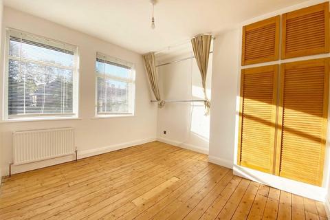 3 bedroom terraced house to rent, Lucas Avenue, York