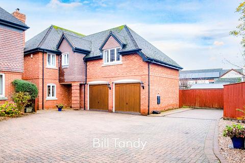 5 bedroom detached house for sale, Lanthorn Close, Lichfield, WS13