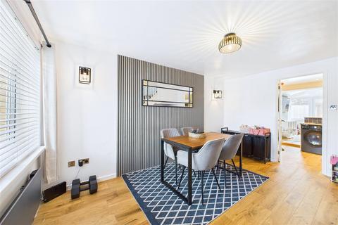 2 bedroom terraced house for sale, Popular riverbank location in Clevedon