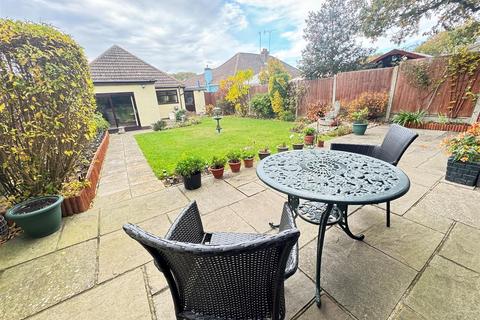 3 bedroom detached bungalow for sale, Rayleigh Road, Eastwood