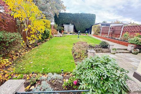 3 bedroom detached bungalow for sale, Rayleigh Road, Eastwood
