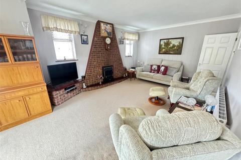 3 bedroom detached bungalow for sale, Rayleigh Road, Eastwood