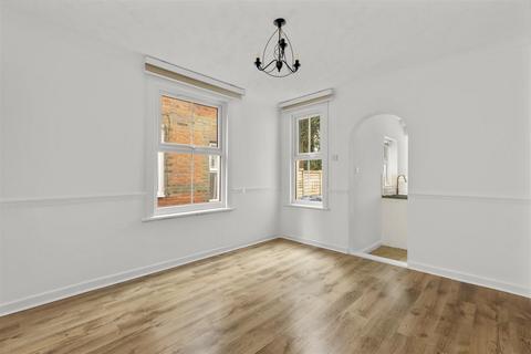 2 bedroom semi-detached house for sale, Hughenden Road, High Wycombe HP13