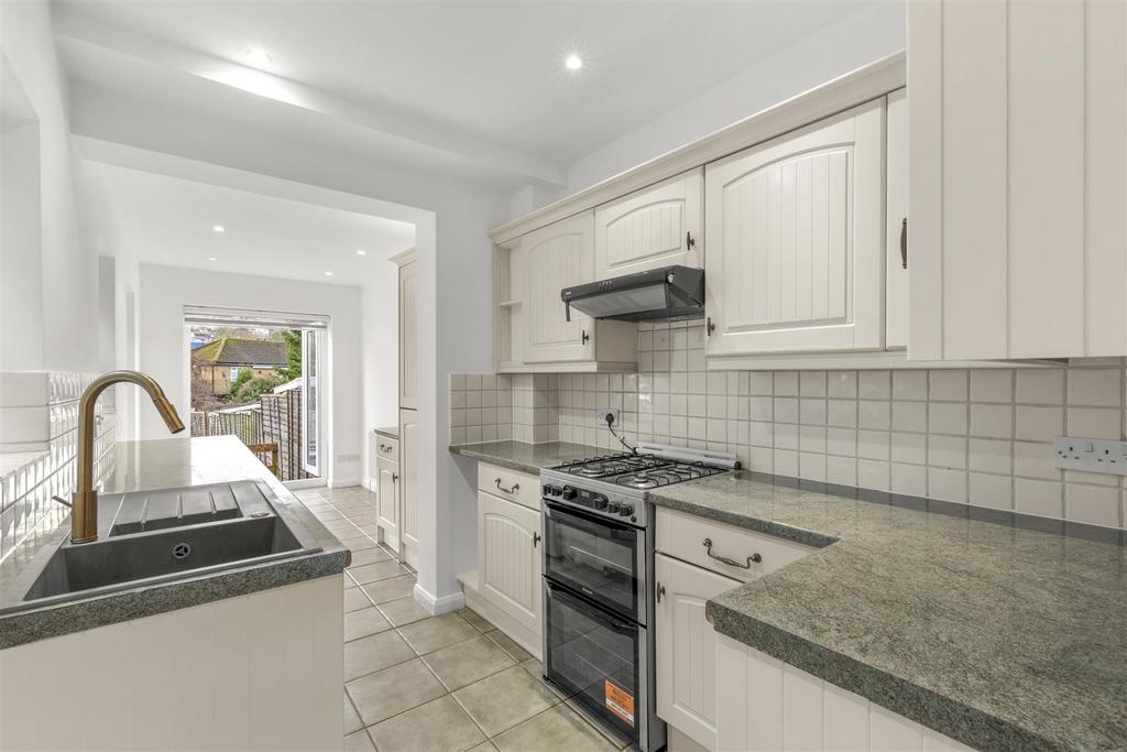 181 Hughenden Rd, HP13 5 PL-8.jpg