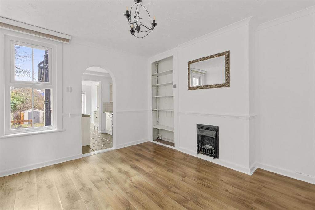 181 Hughenden Rd, HP13 5 PL-6.jpg
