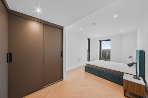 1 bedroom apartment to rent, One Thames Quay, Marsh Wall E14