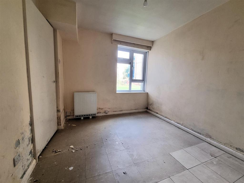 Lot Image1710892.jpg