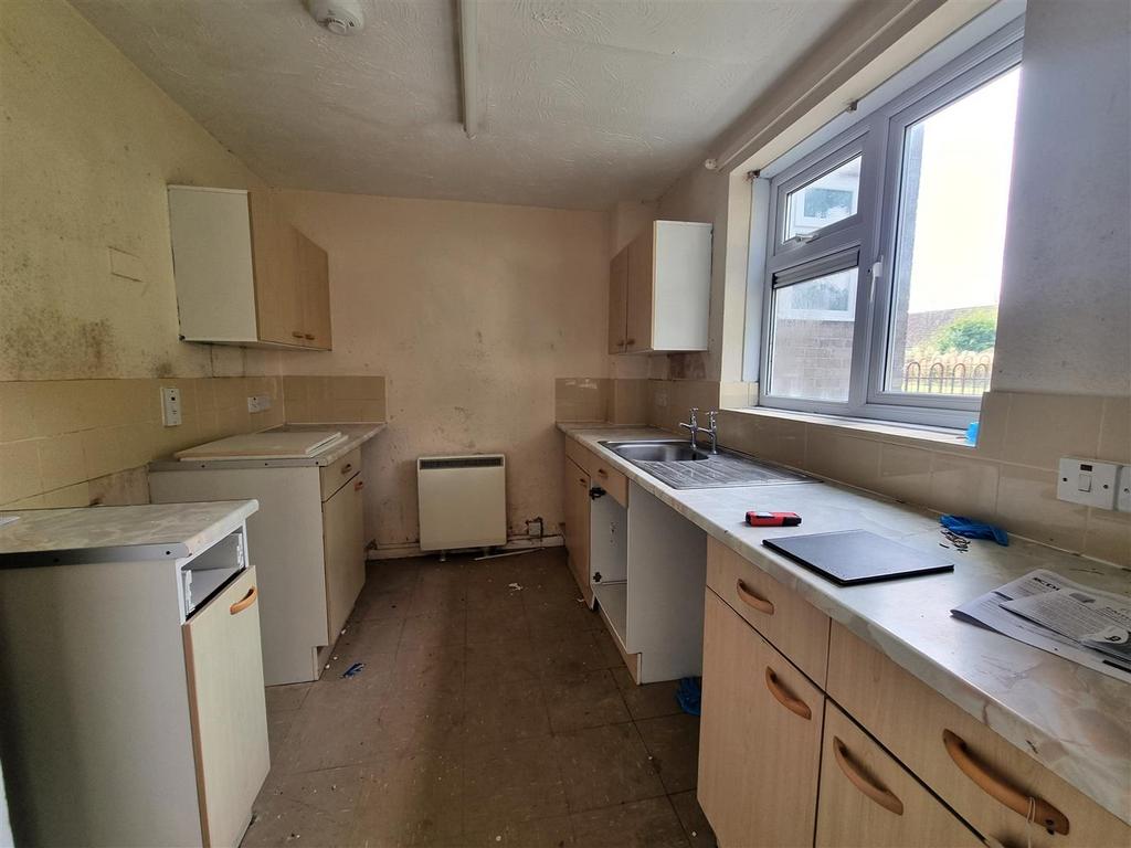 Lot Image1710897.jpg