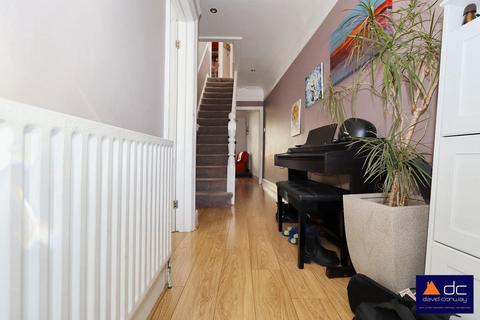 4 bedroom end of terrace house for sale, Drury Road, West Harrow, HA1 4BP