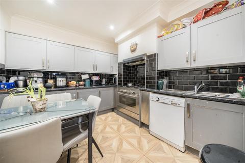 4 bedroom end of terrace house for sale, Drury Road, West Harrow, HA1 4BP