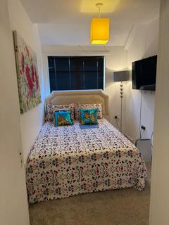 1 bedroom in a house share to rent, Danescombe, London SE12