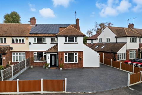 Pine Drive, Ingatestone, CM4