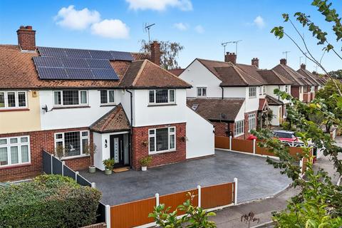 undefined, Pine Drive, Ingatestone