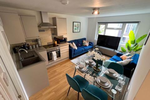 2 bedroom flat to rent, St Peters Way, Milton Keynes MK13