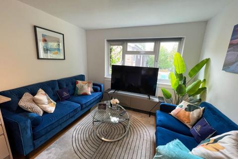 2 bedroom flat to rent, St Peters Way, Milton Keynes MK13