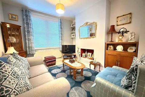 2 bedroom terraced house for sale, Victoria Gardens, Northampton NN1