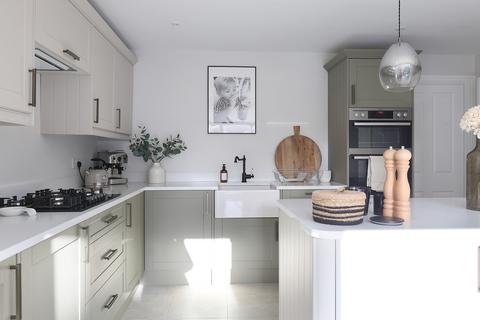 4 bedroom detached house for sale, Haine Close, Horley, Surrey, RH6