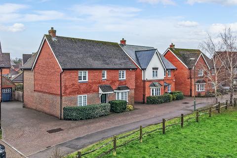 4 bedroom detached house for sale, Haine Close, Horley, Surrey, RH6