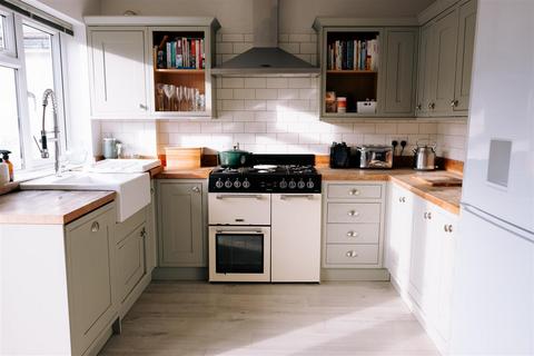 3 bedroom semi-detached house for sale, Blacklands Drive, Hastings