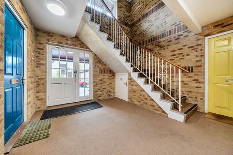 2 bedroom ground floor flat for sale, Charlton Road, Andover, SP10 3LQ