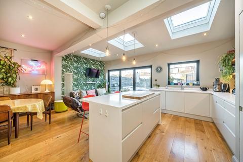 3 bedroom semi-detached house for sale, Shelbury Road, London SE22