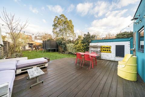 3 bedroom semi-detached house for sale, Shelbury Road, London SE22