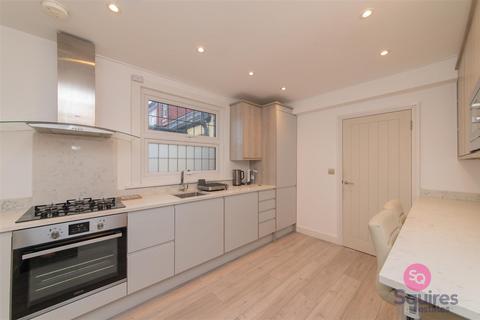 2 bedroom flat for sale, Long Lane, Finchley, London