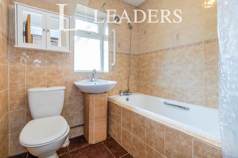 1 bedroom house to rent, Milton Drive, TW17