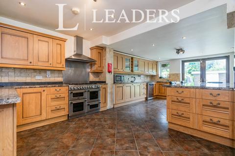 1 bedroom house to rent, Milton Drive, TW17
