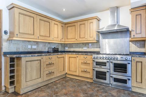 1 bedroom house to rent, Milton Drive, TW17