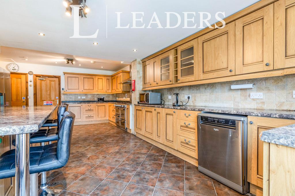 Kitchen 5