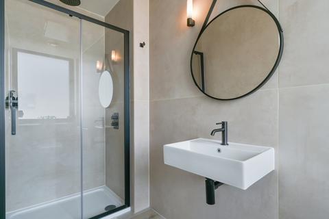 Studio to rent, Greenhill Way, Harrow HA1