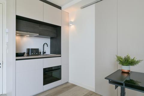 Studio to rent, Greenhill Way, Harrow HA1