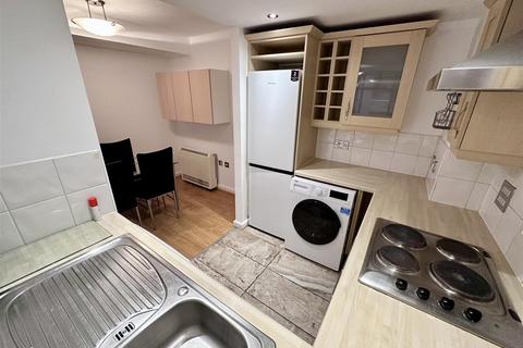 2 bedroom apartment to rent, Maxim 28, 21 Lionel Street, Birmingham