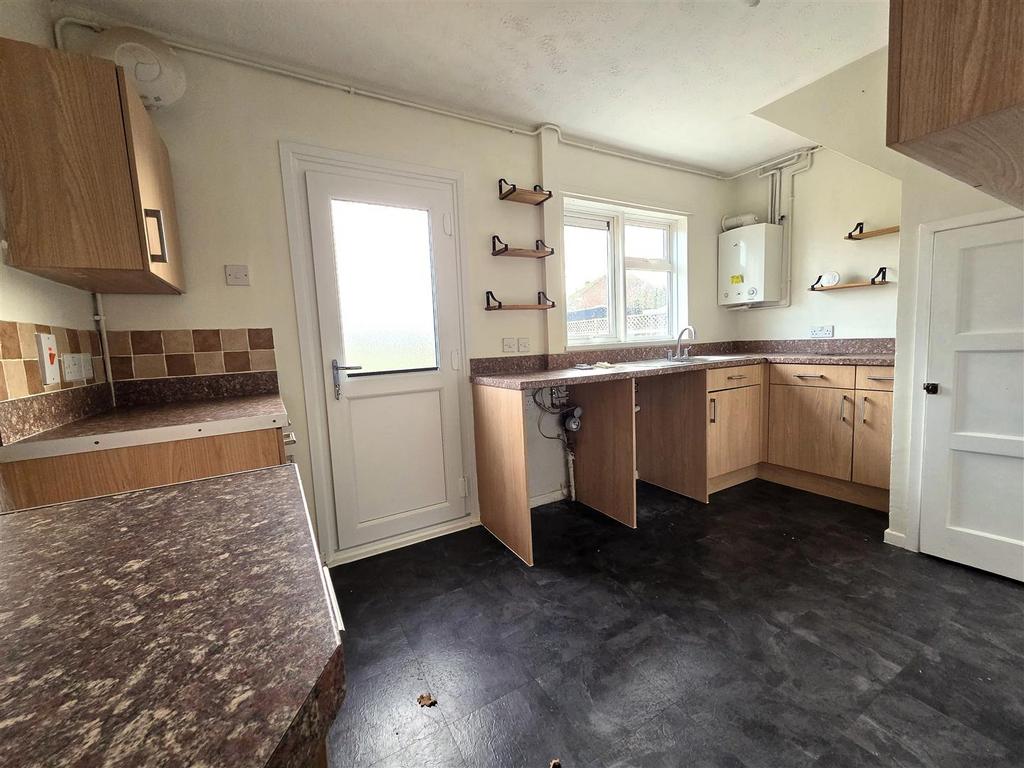 41 Heathfield - Kitchen.jpg