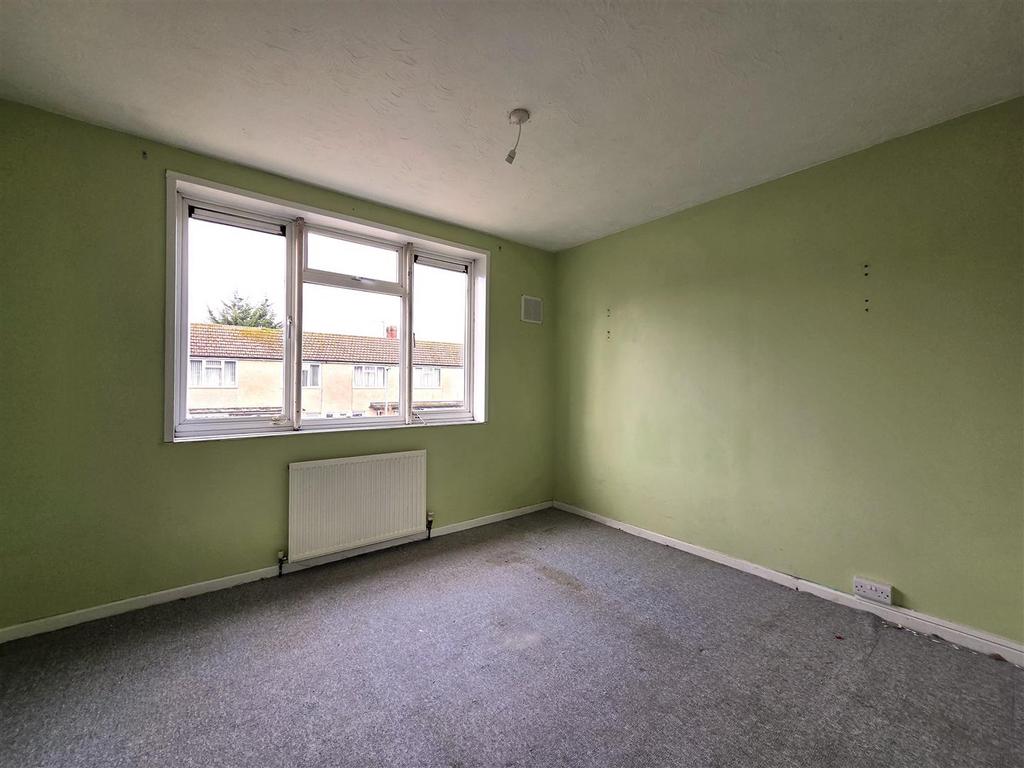 41 Heathfield - Bedroom2.jpg