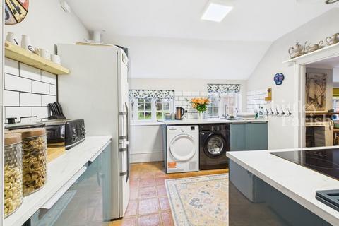 3 bedroom cottage for sale, The Street, Dickleburgh
