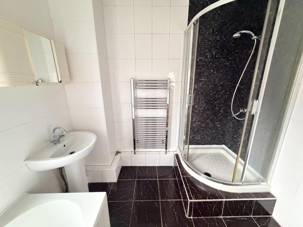 En suite bathroom