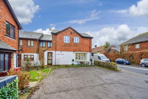 1 bedroom flat to rent, Pond Court, Guildford Road