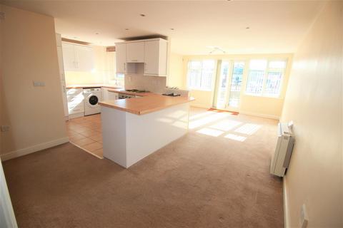 2 bedroom flat to rent, Oxford Road, Denham, Uxbridge